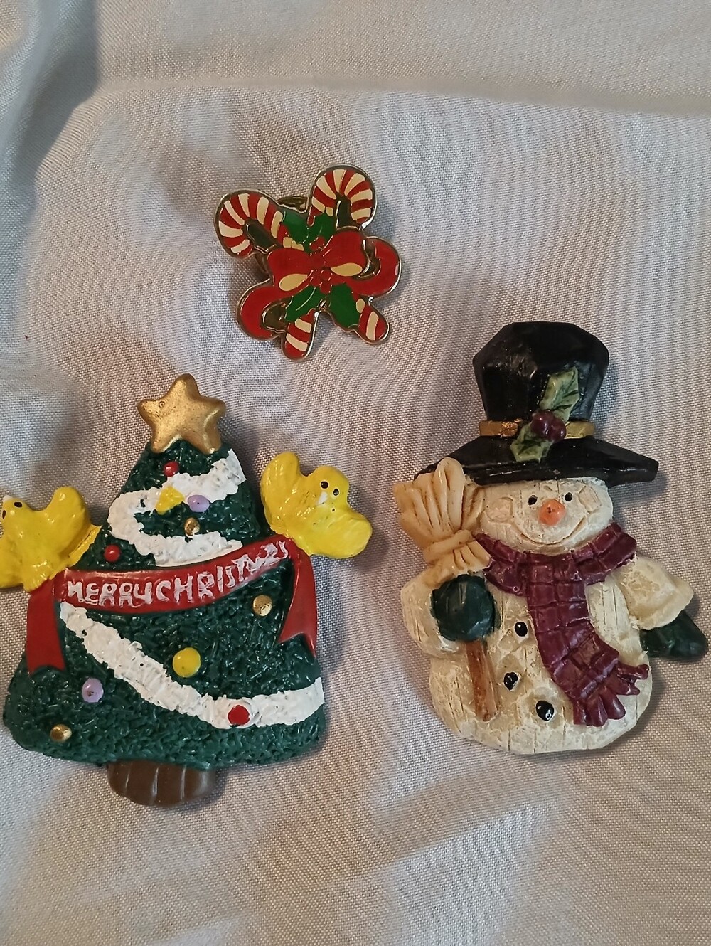 Lot of Vintage Christmas Holiday Pins Brooches Snowman Candy Canes Tree